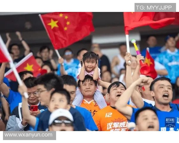 玫瑰绽放与足球明星的精彩瞬间交织在一起的梦幻剪辑 玫瑰绽放与足球明星的精彩瞬间交织在一起的梦幻剪辑