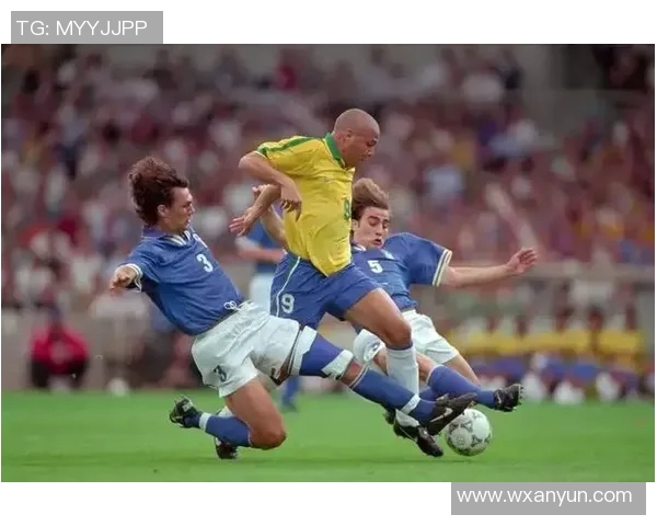 全球足球明星档案及其代表国家全解析与精彩瞬间回顾 全球足球明星档案及其代表国家全解析与精彩瞬间回顾