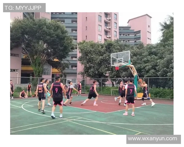 热血男孩与篮球明星的激情碰撞展现青春活力与梦想追逐 热血男孩与篮球明星的激情碰撞展现青春活力与梦想追逐